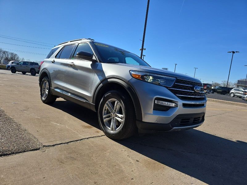2023 Ford Explorer XLTImage 5