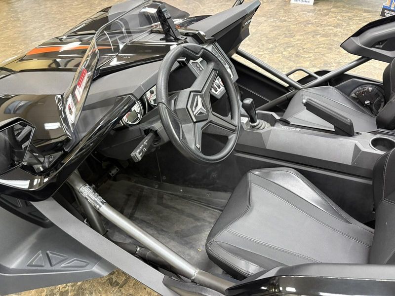 2017 Polaris Slingshot Image 11