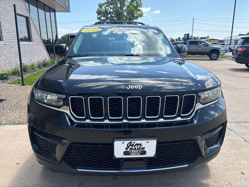 Used 2023 Jeep Grand Cherokee LaredoImage 6