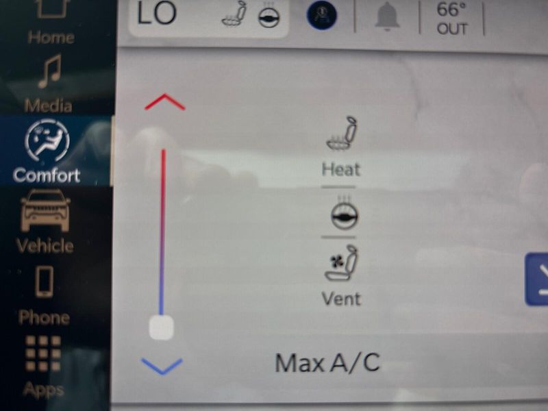 New 2026 Jeep Cherokee Overland 4x4Image 21