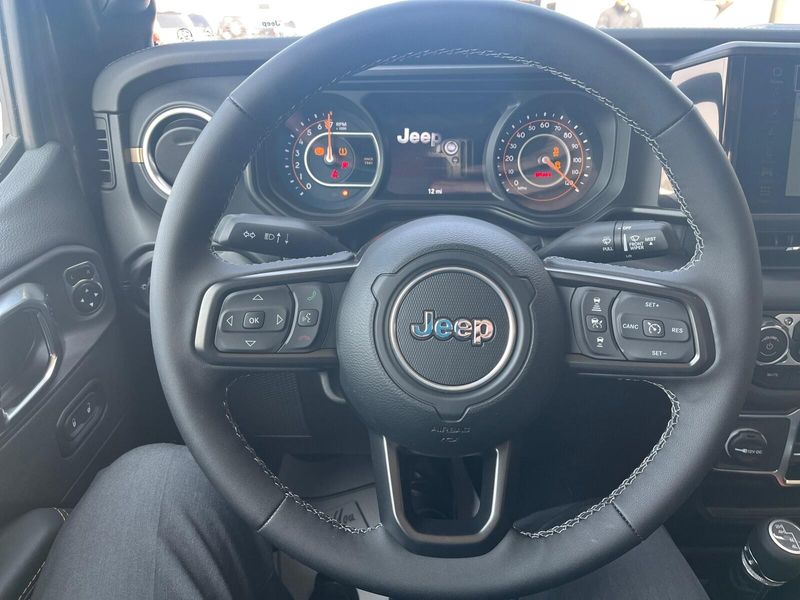 2025 Jeep Gladiator Sport S 4x4Image 13