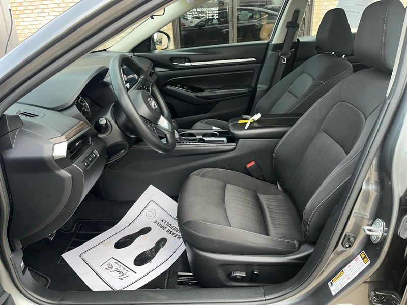 2023 Nissan Altima 2.5 SVImage 3