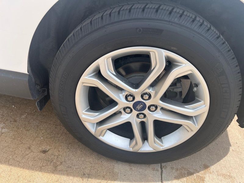 2018 Ford Edge TitaniumImage 11