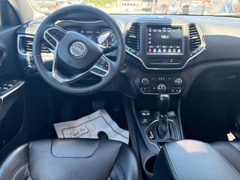 Used 2022 Jeep Cherokee Latitude LuxImage 5