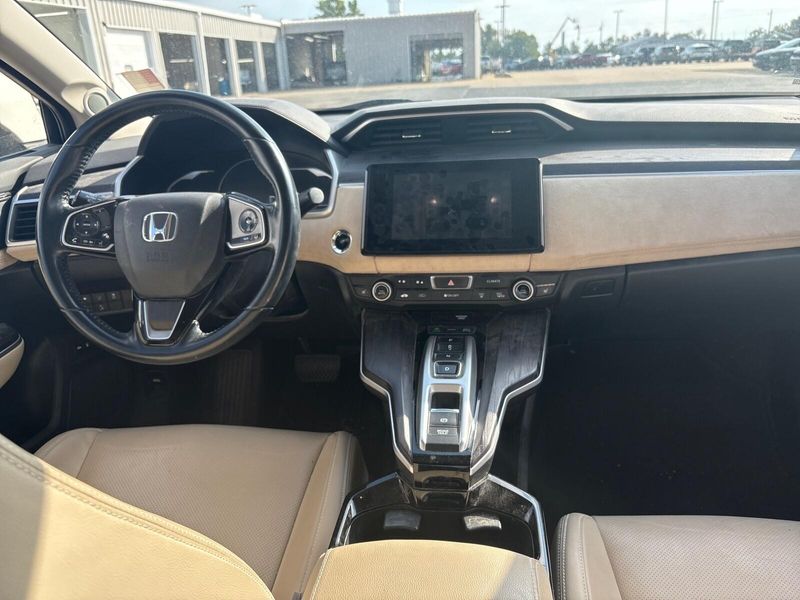 Used 2018 Honda Clarity Plug-In Hybrid TouringImage 10