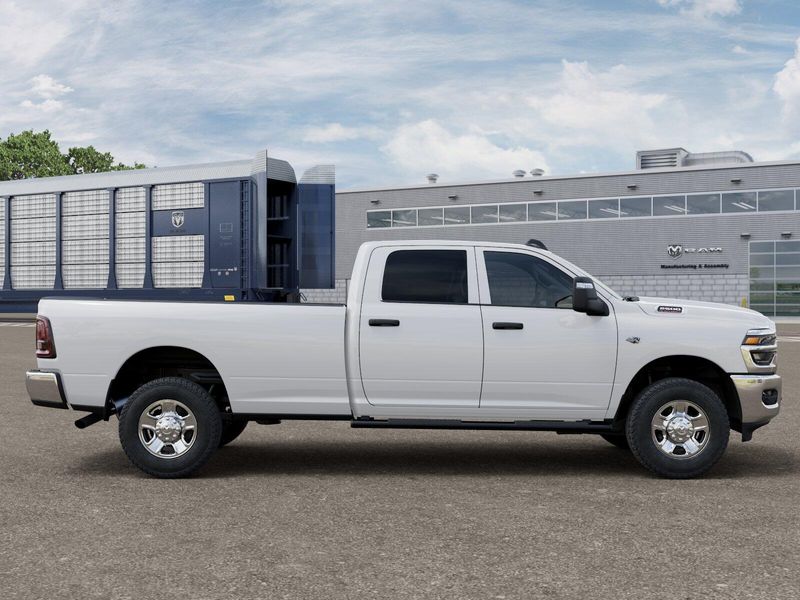 New 2027 RAM 2500 Tradesman Crew Cab 4x4 8