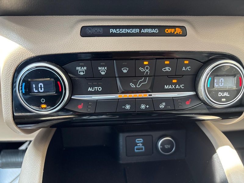 2021 Ford Escape SELImage 19
