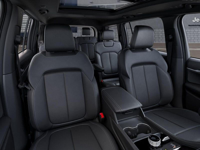 New 2026 Jeep Grand Cherokee L Limited Reserve 4x4Image 34
