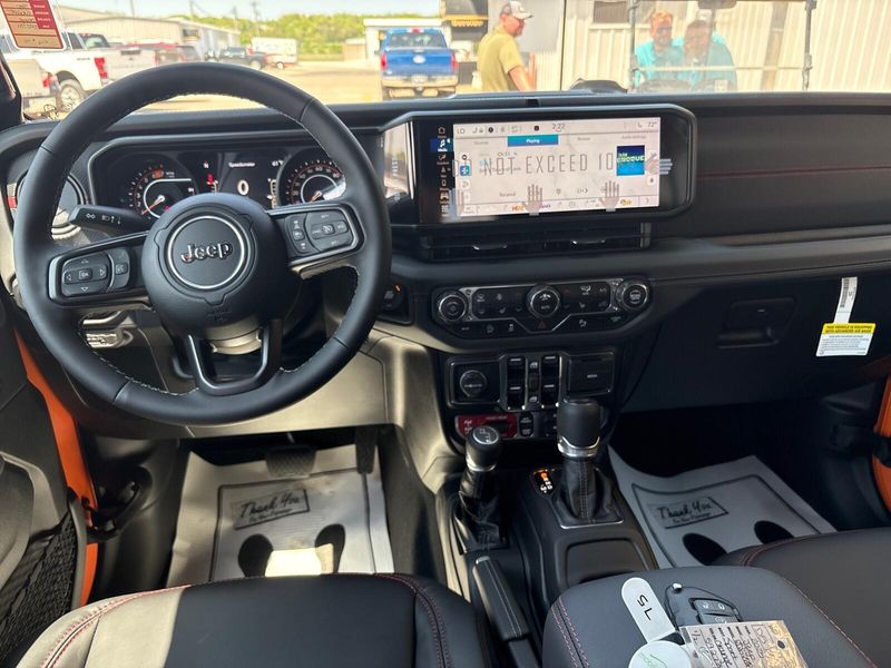 2025 Jeep Wrangler 4-door RubiconImage 5