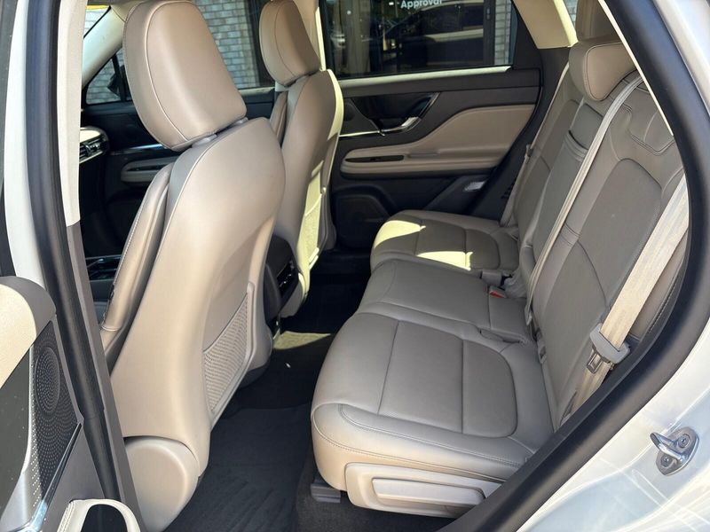 Used 2023 Lincoln Corsair ReserveImage 4