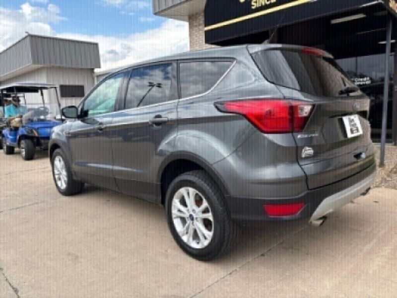 2019 Ford Escape SEImage 10