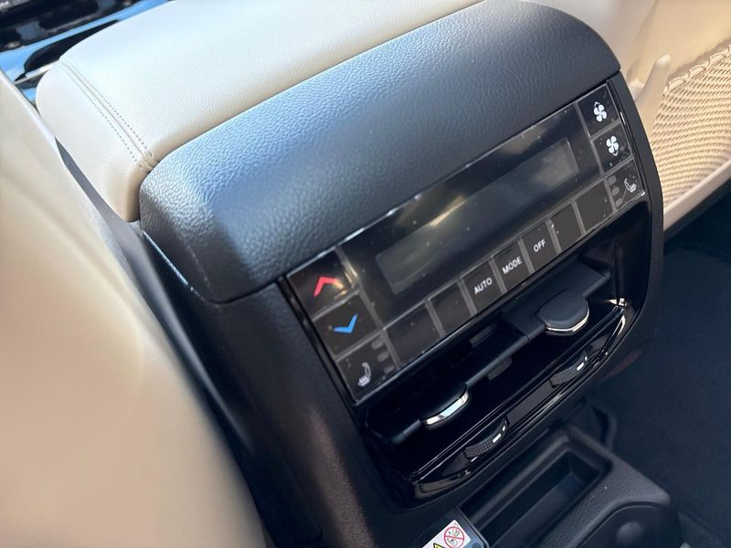 New 2025 Jeep Grand Cherokee L Limited 4x4Image 6