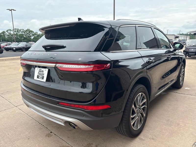 2022 Lincoln Corsair StandardImage 8