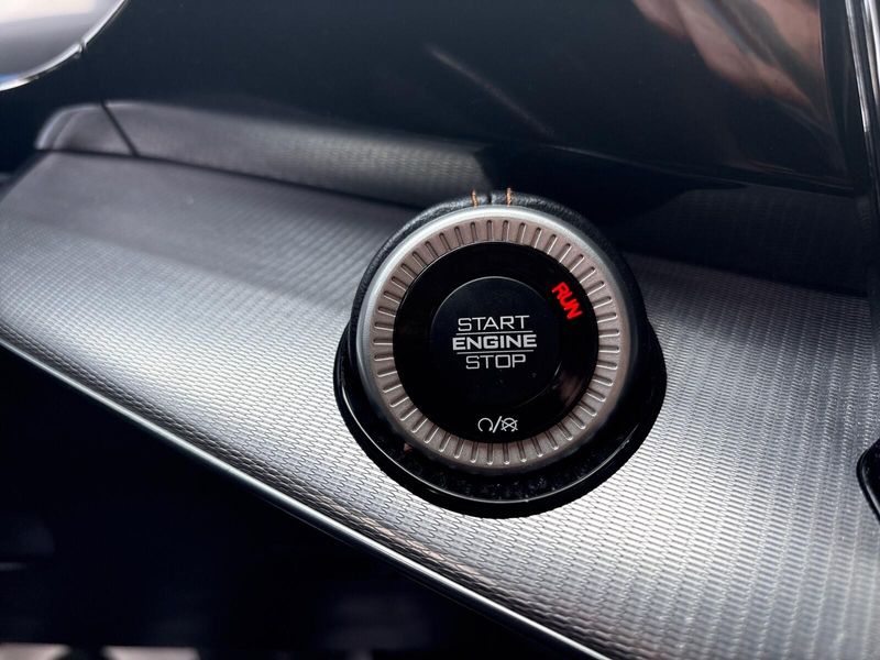 2022 Jeep Grand Wagoneer Series IIIImage 22