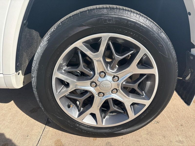 Used 2020 Jeep Grand Cherokee OverlandImage 13