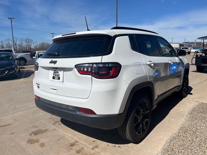 2025 Jeep Compass Latitude 4x4Image 8