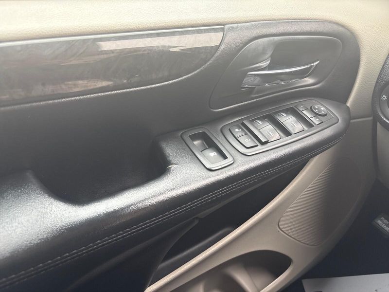 Used 2019 Dodge Grand Caravan SEImage 13