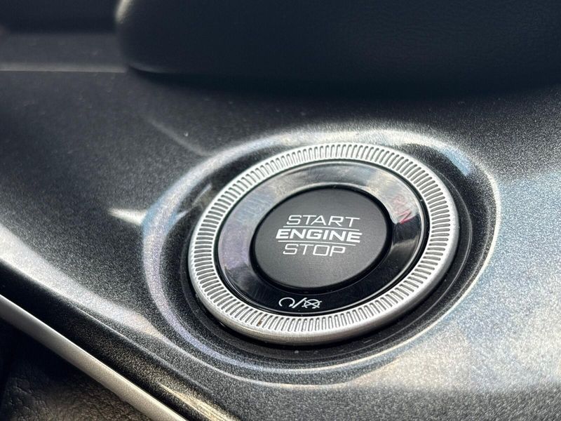 Used 2021 Jeep Grand Cherokee L AltitudeImage 21