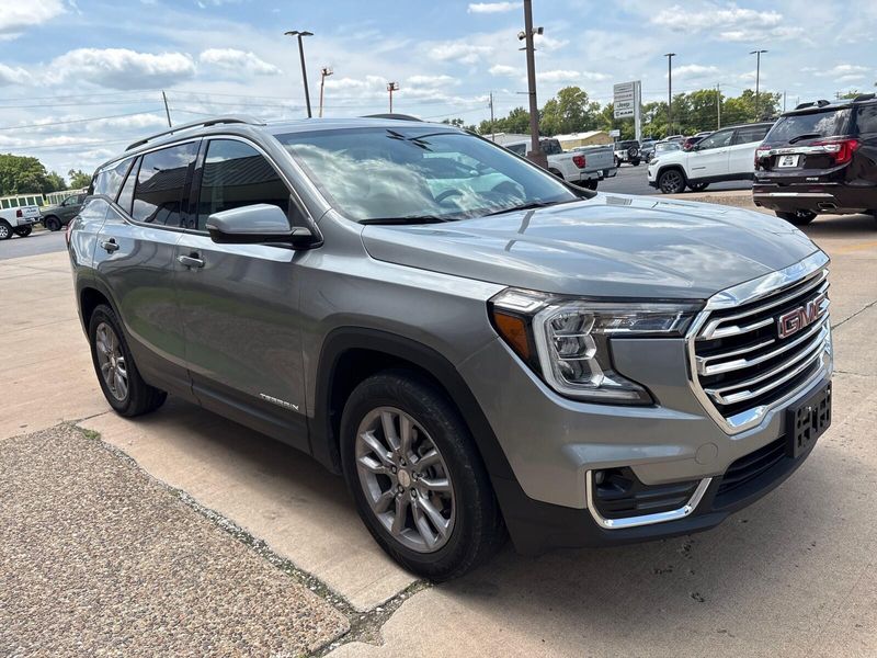Used 2024 GMC Terrain SLTImage 7