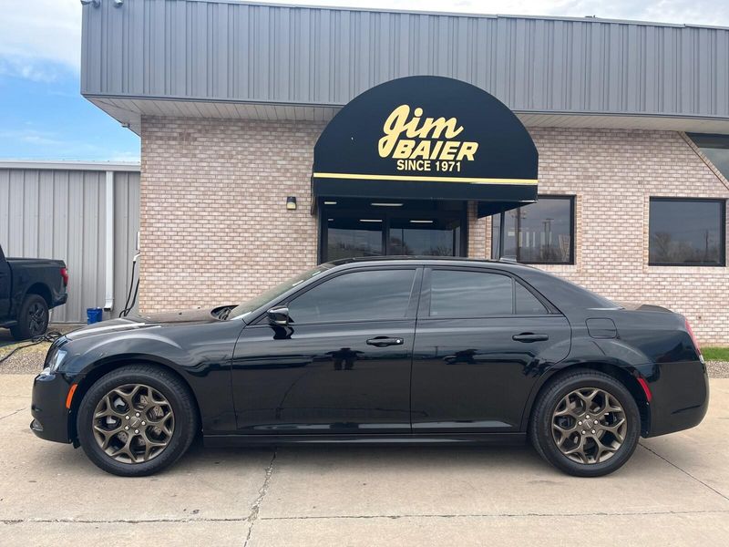 2016 Chrysler 300 300SImage 2