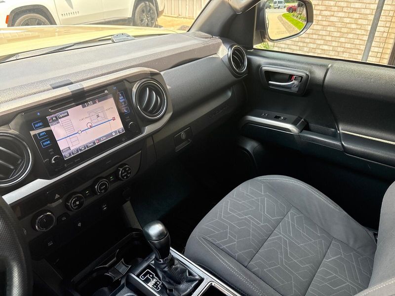 Used 2017 Toyota Tacoma TRD Off RoadImage 24