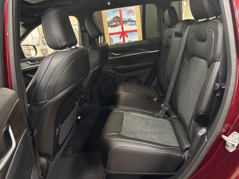 New 2026 Jeep Grand Cherokee Laredo Altitude 4x4Image 10