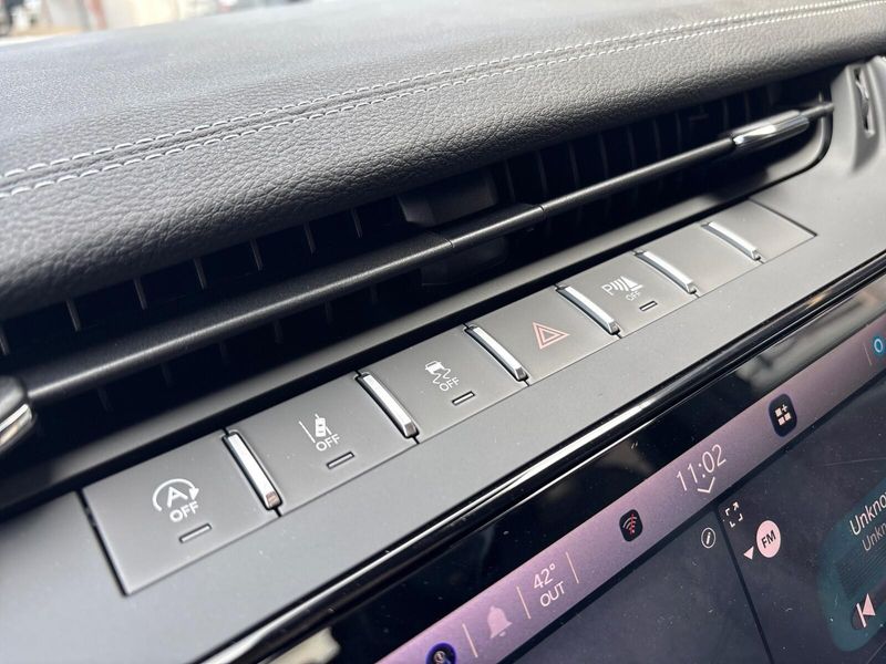 New 2026 Jeep Grand Cherokee L Limited 4x4Image 20