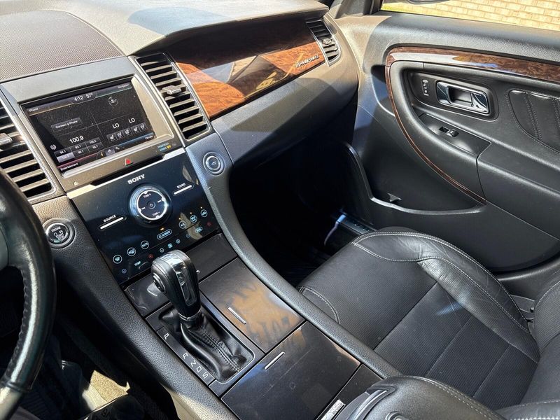 2014 Ford Taurus LimitedImage 16