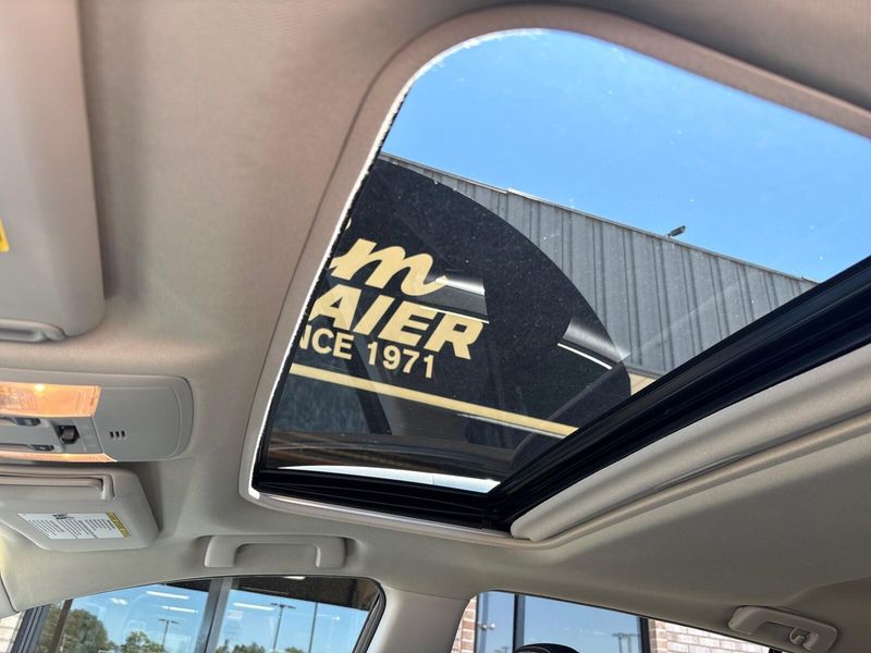 Used 2018 Toyota RAV4 XLEImage 15