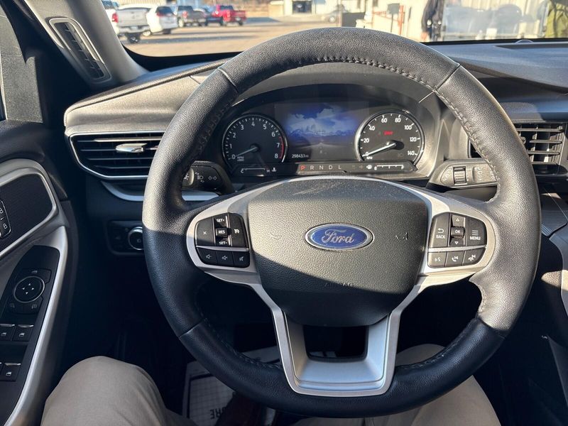 Used 2023 Ford Explorer XLTImage 14