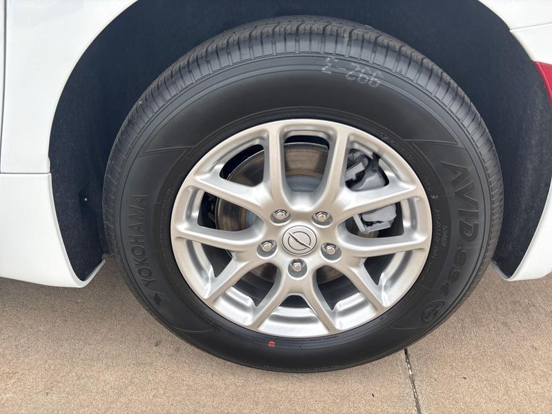 New 2026 Chrysler Pacifica SelectImage 12