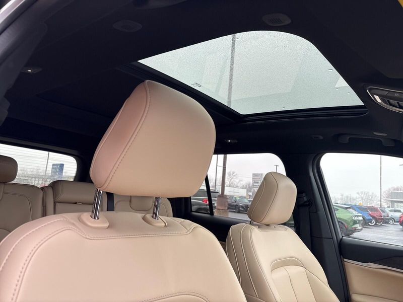 New 2026 Jeep Grand Cherokee Limited 4x4Image 8