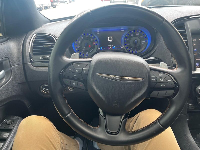 2016 Chrysler 300 300SImage 15