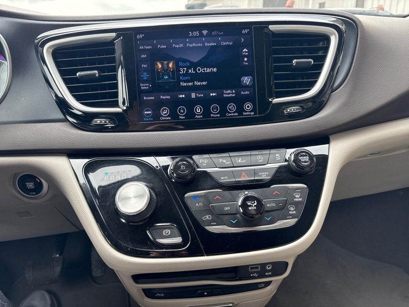 2020 Chrysler Pacifica Touring L PlusImage 18