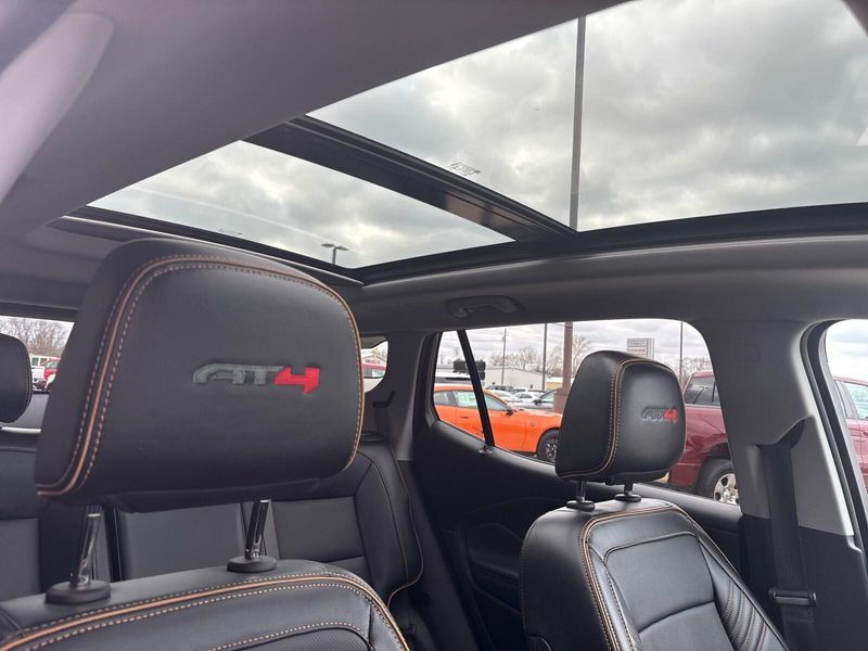 Used 2023 GMC Terrain AT4Image 8
