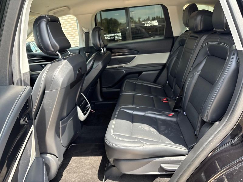 Used 2024 Lincoln Nautilus PremiereImage 4