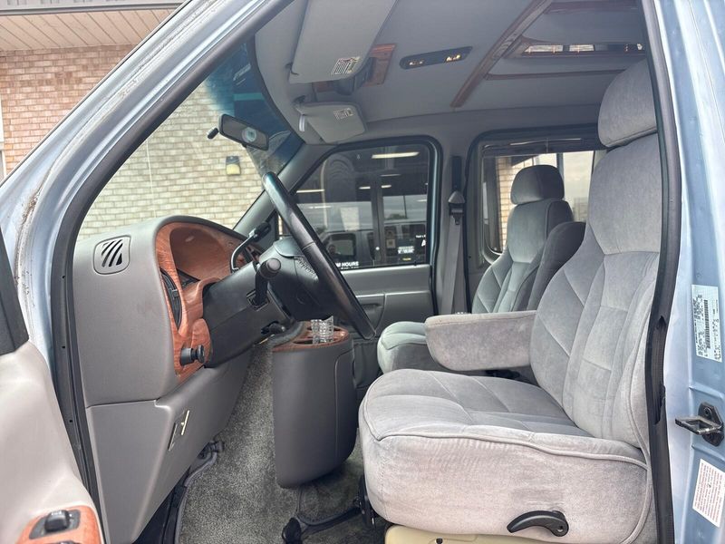 Used 1999 Ford E-150 RecreationalImage 3