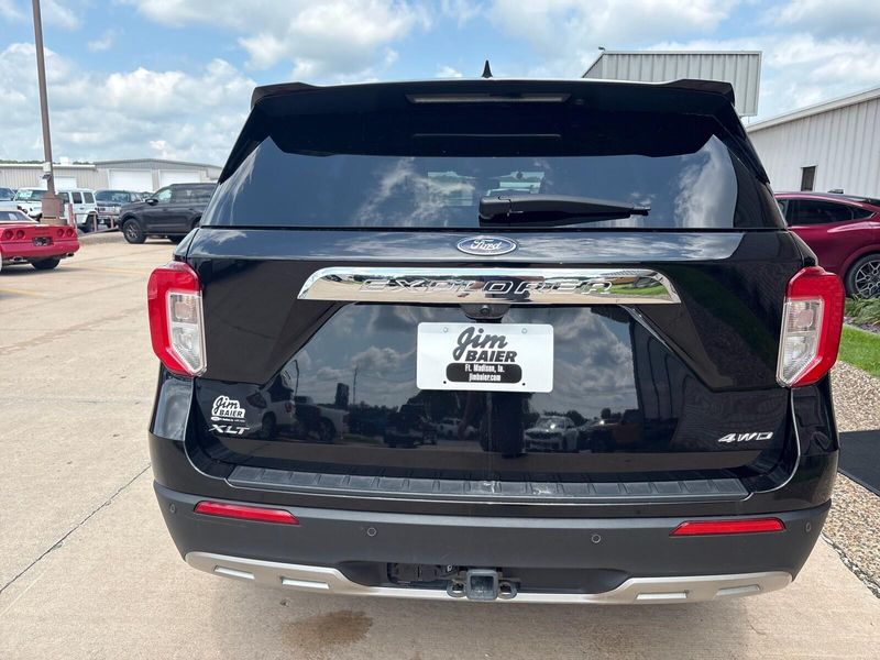 Used 2024 Ford Explorer XLTImage 10