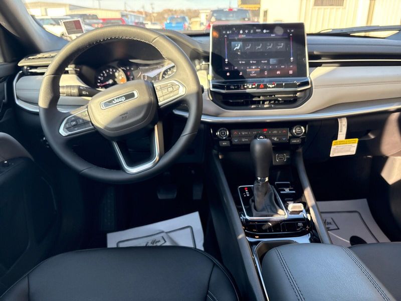 New 2026 Jeep Compass Limited 4x4Image 5