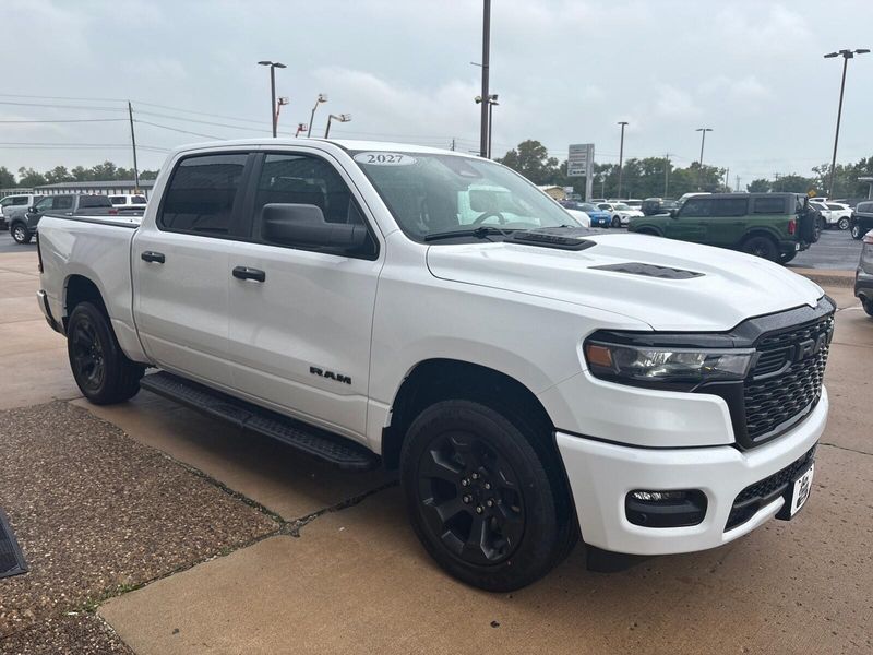 New 2027 RAM 1500 Express Crew Cab 4x4 5