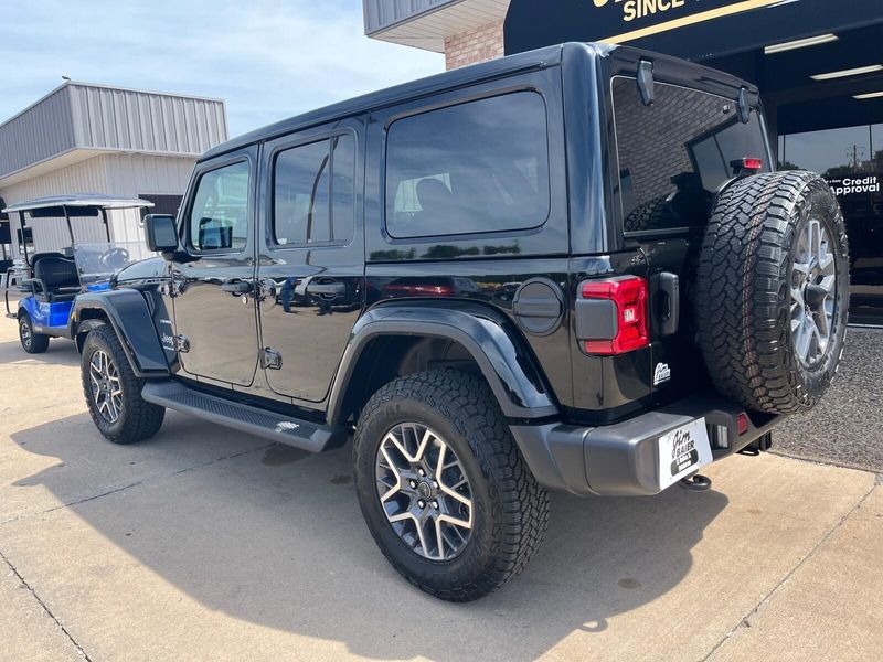 2024 Jeep Wrangler 4-door SaharaImage 10