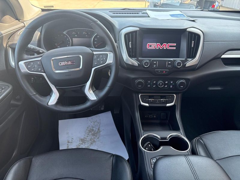 Used 2024 GMC Terrain SLTImage 5