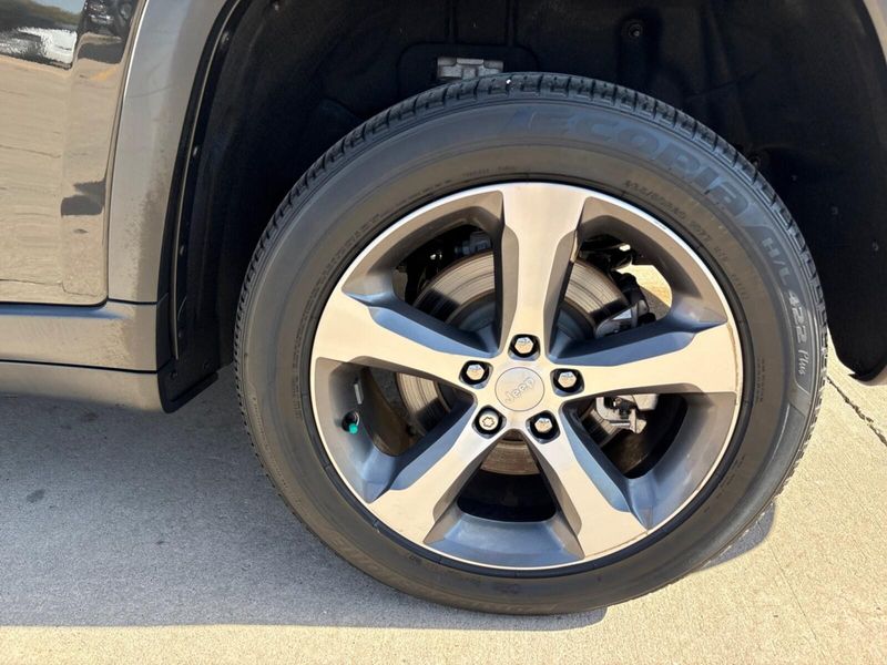 Used 2023 Jeep Grand Cherokee L LimitedImage 13