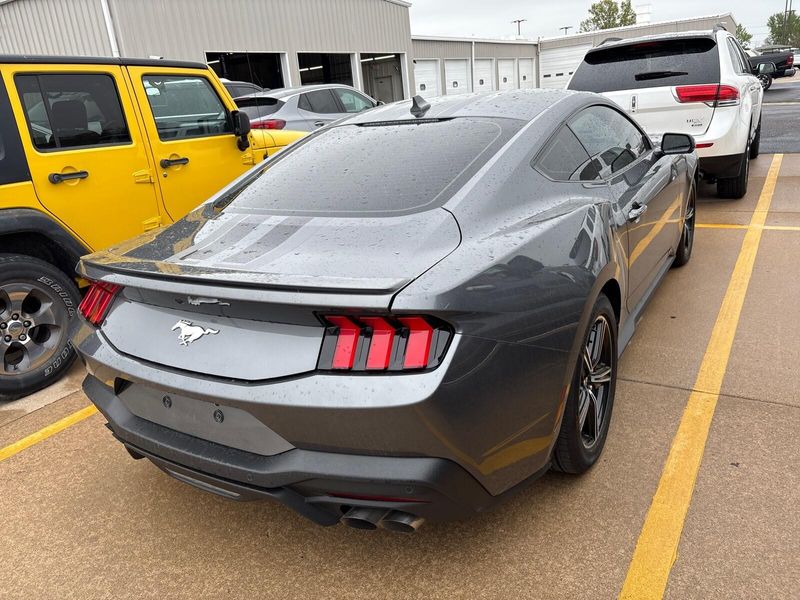 2024 Ford Mustang EcoBoostImage 8