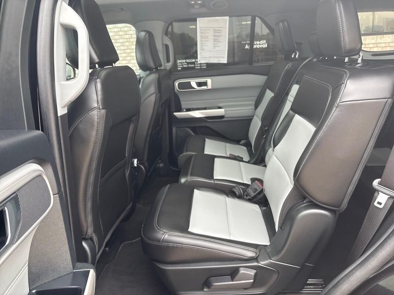 2024 Ford Explorer XLTImage 4