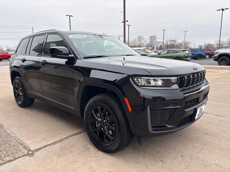 New 2026 Jeep Grand Cherokee Laredo Altitude 4x4Image 7