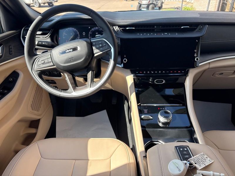 New 2027 Jeep Grand Cherokee LimitedImage 6