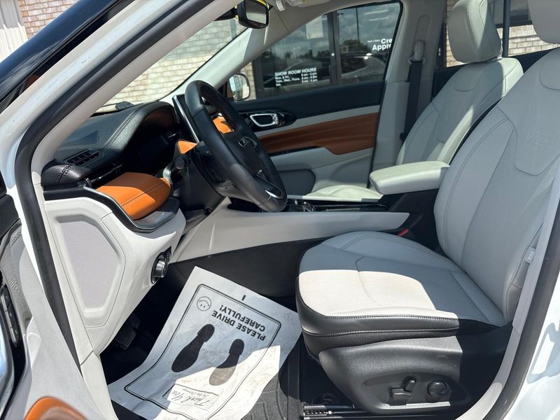 Used 2022 Jeep Compass LimitedImage 3