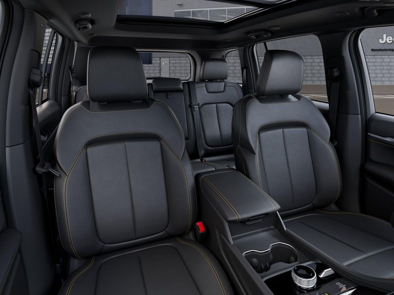 New 2026 Jeep Grand Cherokee 85th Anniversary Edition 4x4Image 9