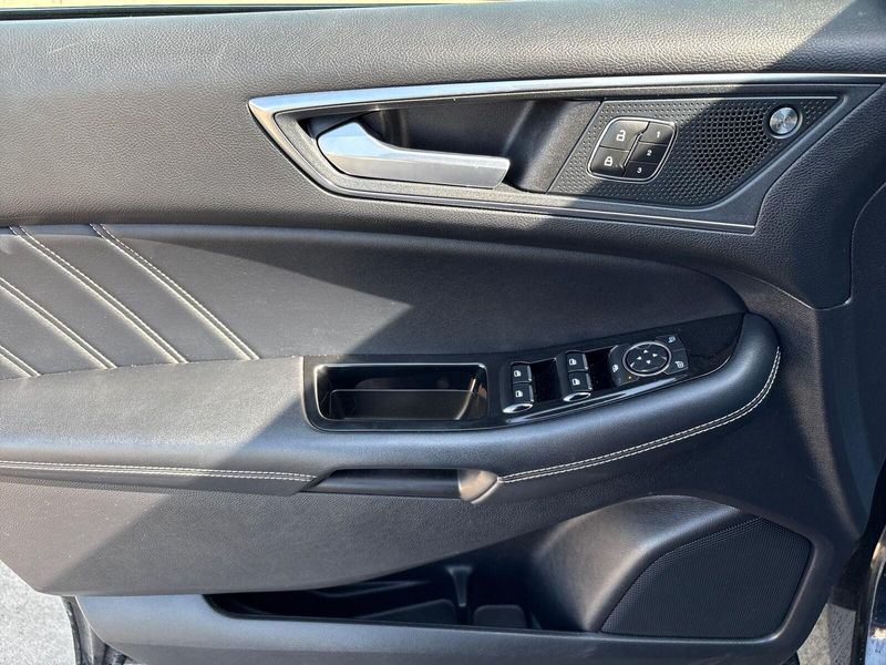 2019 Ford Edge STImage 14